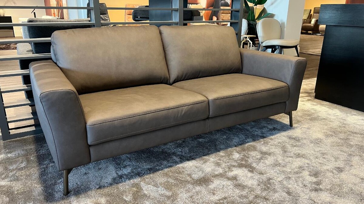 Foto's Meubelwinkel Prominent Katwijk | Relaxstoelen | Sta-op stoelen | Banken