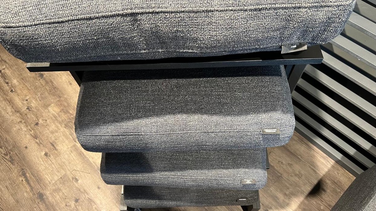 Foto's Meubelwinkel Prominent Katwijk | Relaxstoelen | Sta-op stoelen | Banken