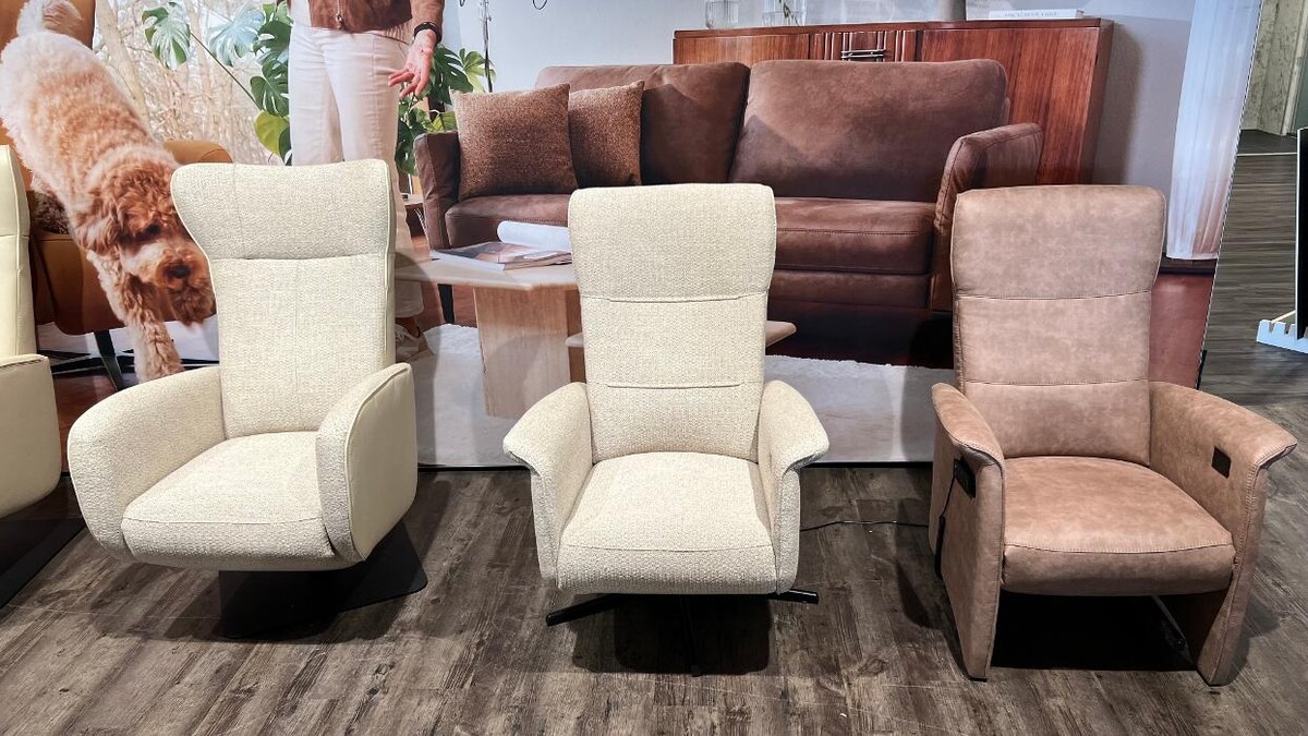 Foto's Meubelwinkel Prominent Katwijk | Relaxstoelen | Sta-op stoelen | Banken