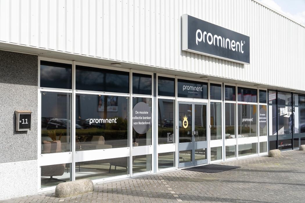Foto's Meubelwinkel Prominent Roermond | Relaxstoelen | Sta-op stoelen | Banken
