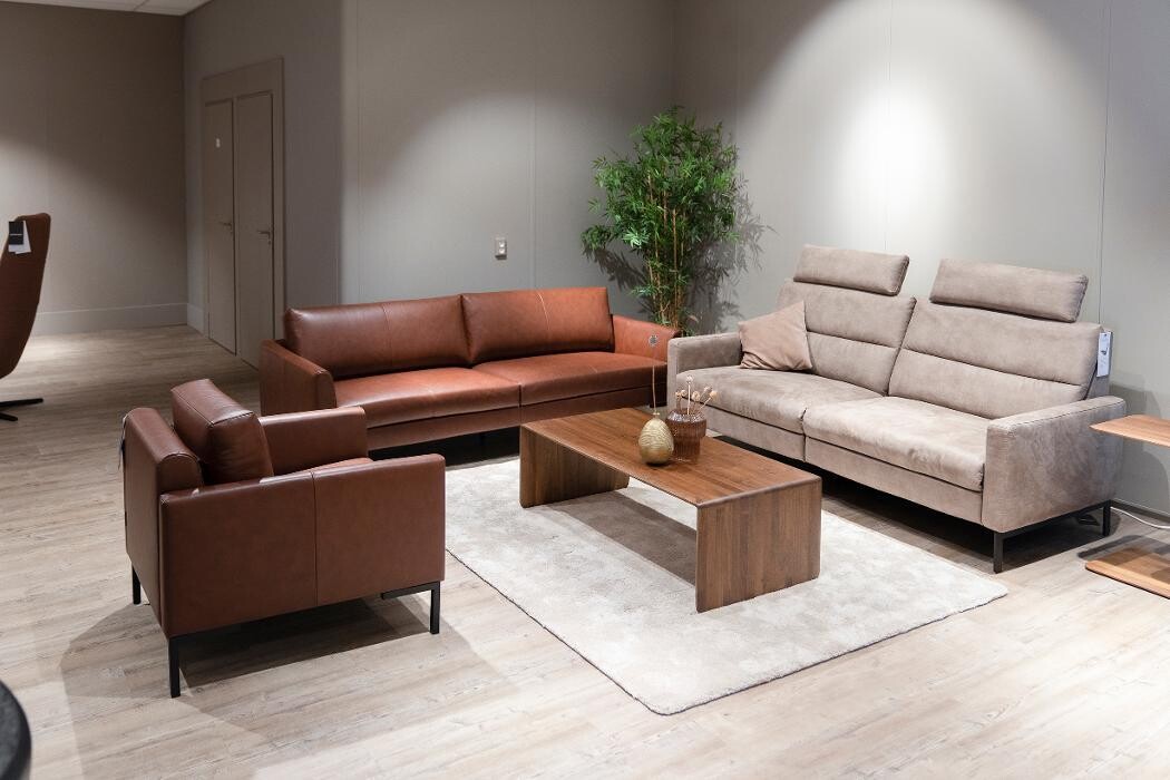 Foto's Meubelwinkel Prominent Roermond | Relaxstoelen | Sta-op stoelen | Banken