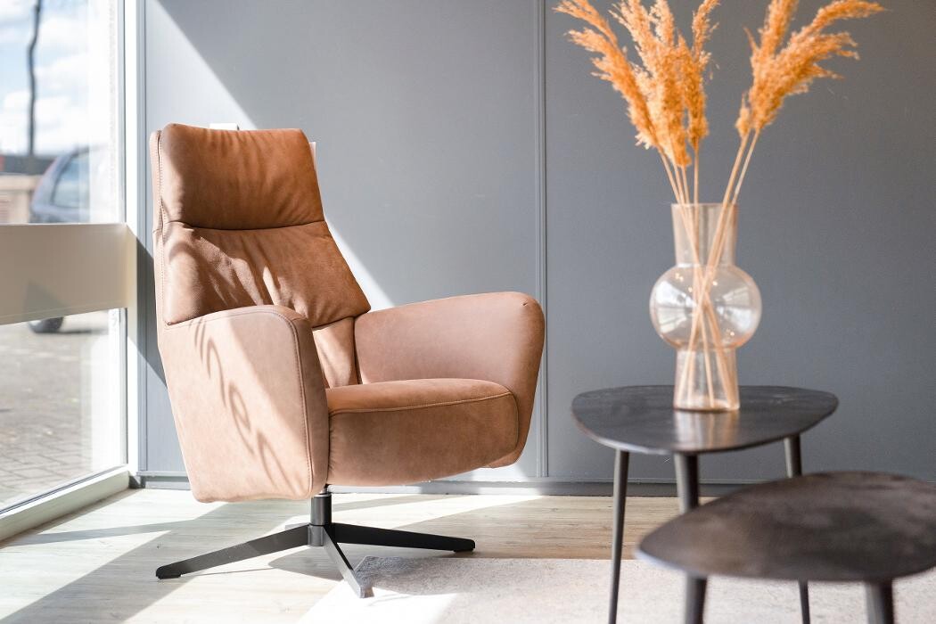 Foto's Meubelwinkel Prominent Roermond | Relaxstoelen | Sta-op stoelen | Banken
