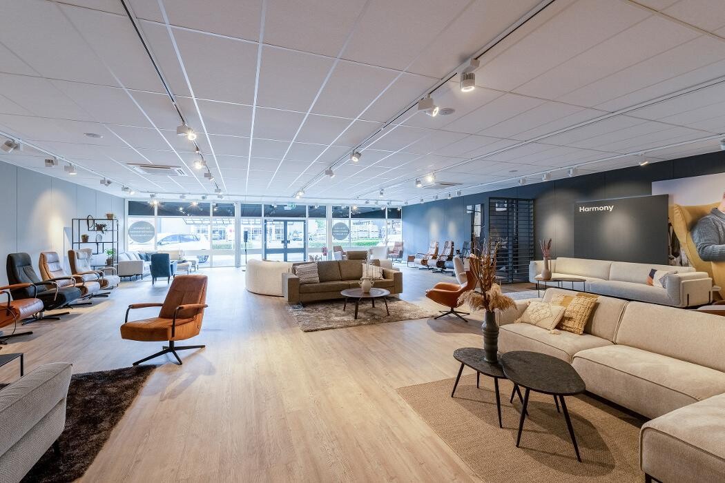 Foto's Meubelwinkel Prominent Roermond | Relaxstoelen | Sta-op stoelen | Banken