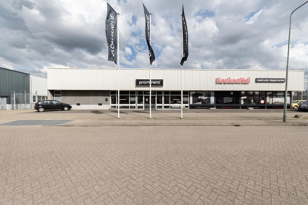 Foto's Meubelwinkel Prominent Roermond | Relaxstoelen | Sta-op stoelen | Banken