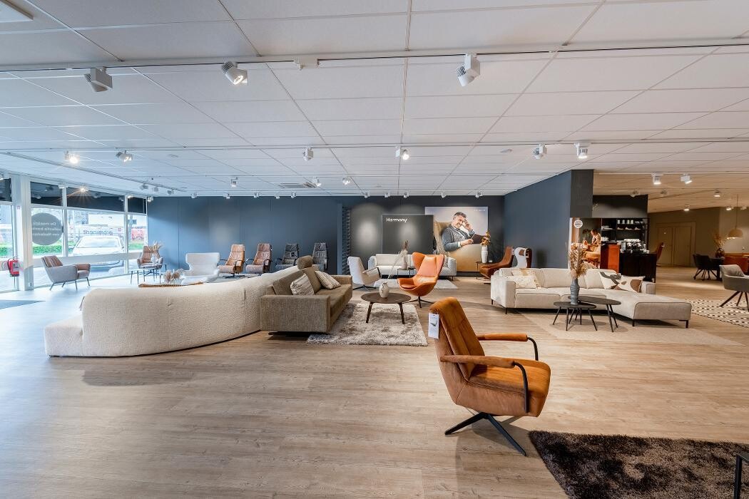 Foto's Meubelwinkel Prominent Roermond | Relaxstoelen | Sta-op stoelen | Banken