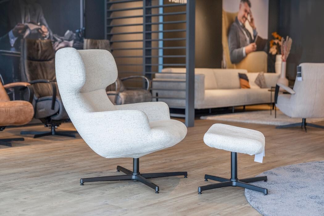Foto's Meubelwinkel Prominent Roermond | Relaxstoelen | Sta-op stoelen | Banken
