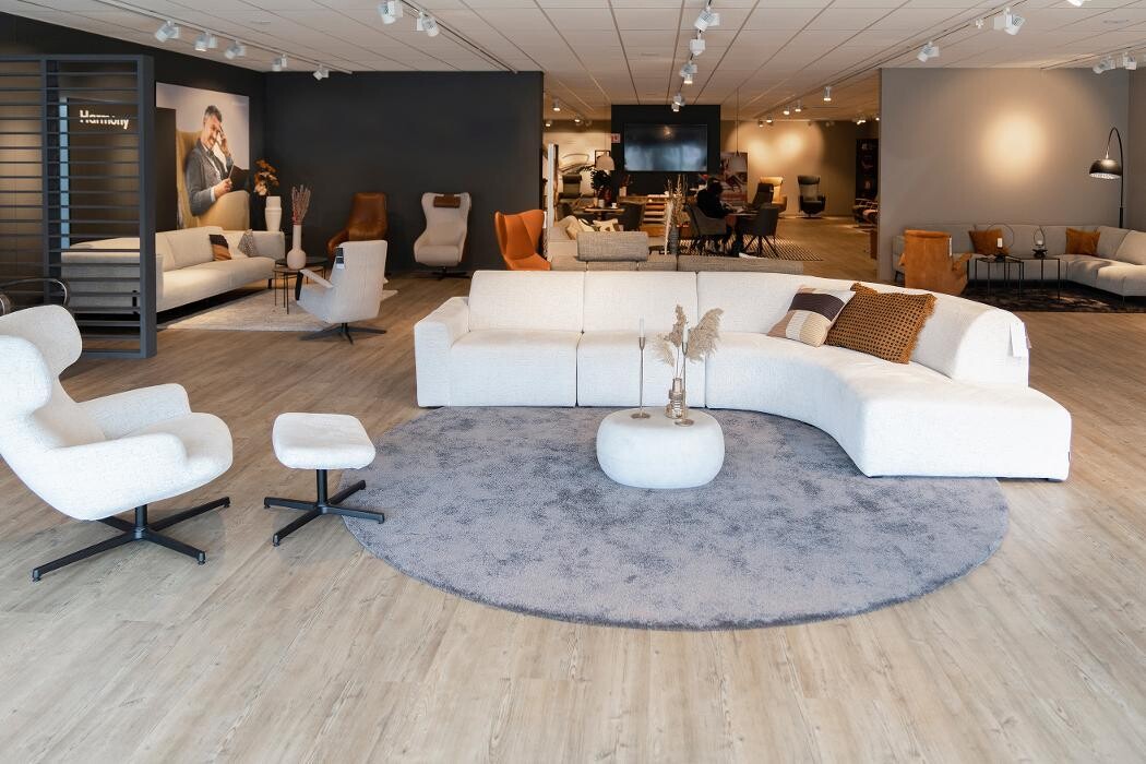 Foto's Meubelwinkel Prominent Roermond | Relaxstoelen | Sta-op stoelen | Banken