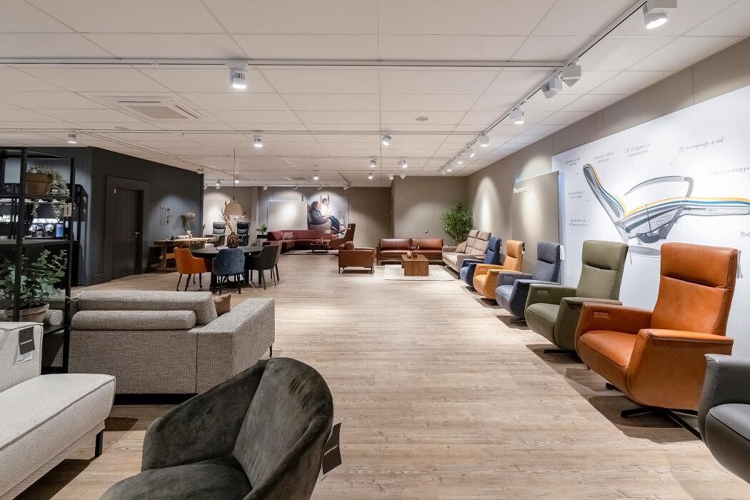 Foto's Meubelwinkel Prominent Roermond | Relaxstoelen | Sta-op stoelen | Banken