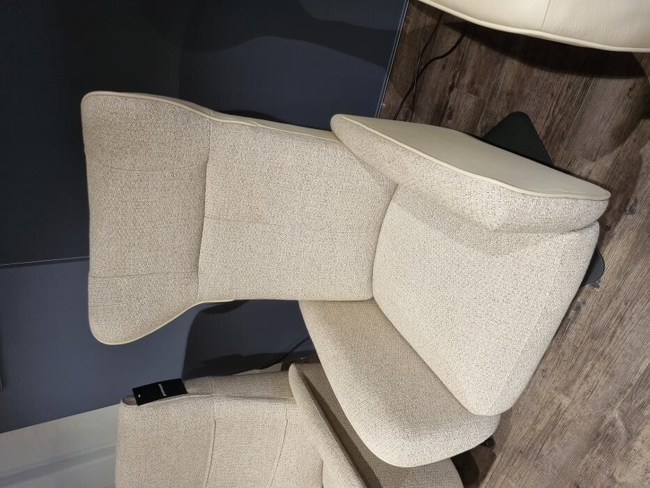 Foto's Meubelwinkel Prominent Emmen | Relaxstoelen | Sta-op stoelen | Banken