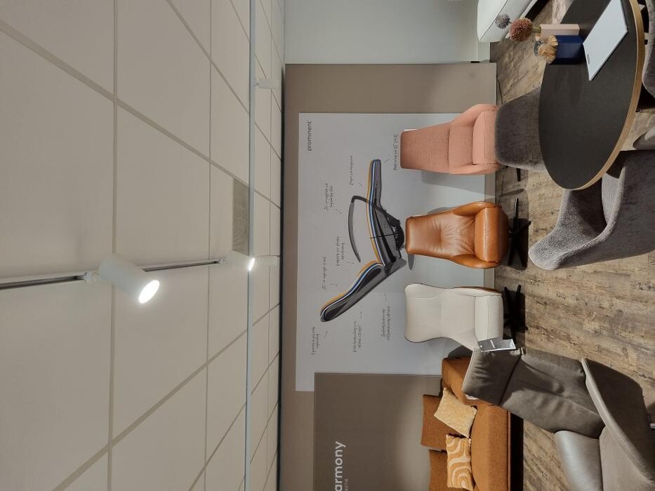 Foto's Meubelwinkel Prominent Emmen | Relaxstoelen | Sta-op stoelen | Banken