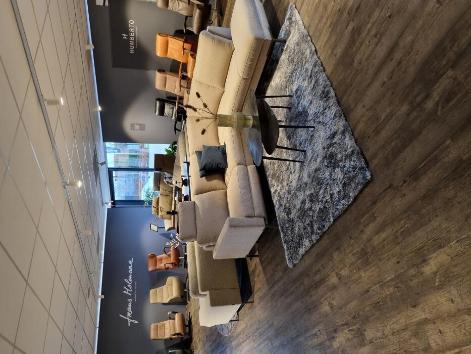 Foto's Meubelwinkel Prominent Emmen | Relaxstoelen | Sta-op stoelen | Banken