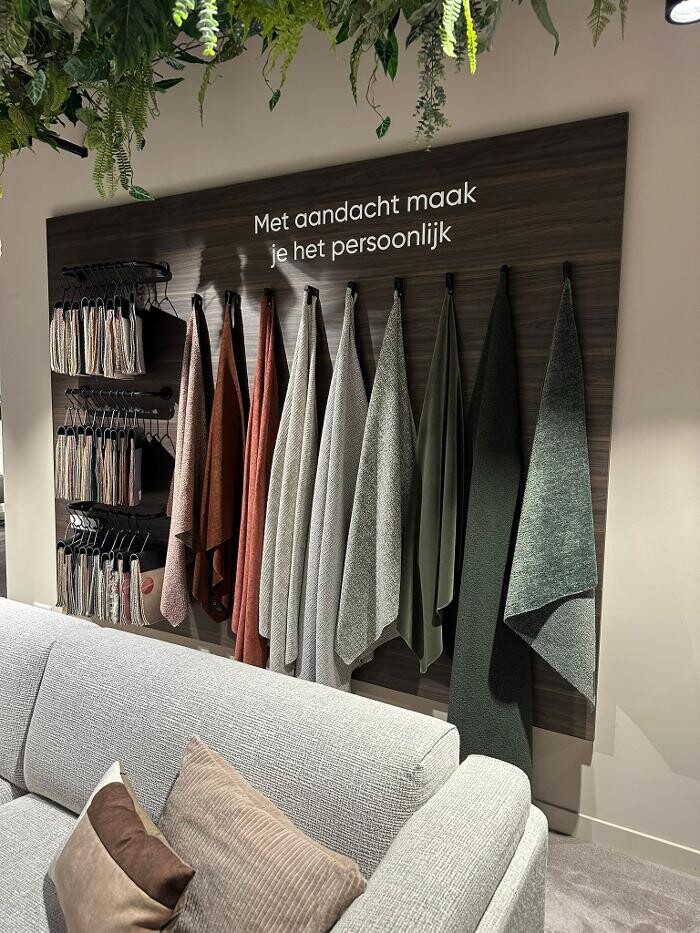 Foto's Meubelwinkel Prominent Leiderdorp | Relaxstoelen | Sta-op stoelen | Banken