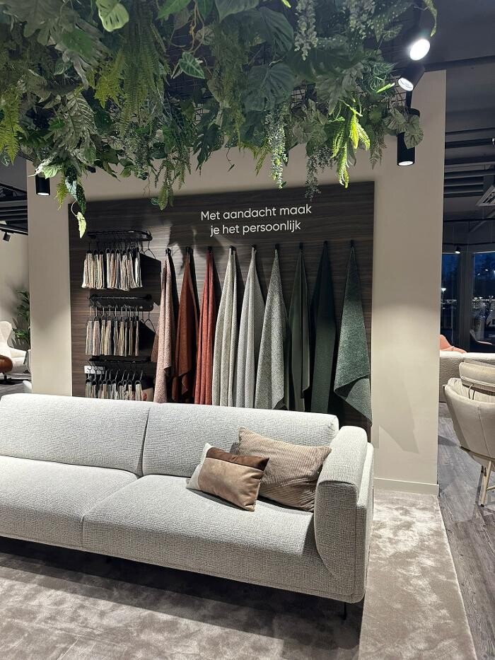Foto's Meubelwinkel Prominent Leiderdorp | Relaxstoelen | Sta-op stoelen | Banken