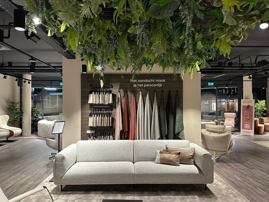Foto's Meubelwinkel Prominent Leiderdorp | Relaxstoelen | Sta-op stoelen | Banken