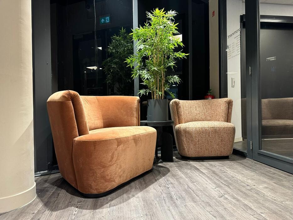 Foto's Meubelwinkel Prominent Leiderdorp | Relaxstoelen | Sta-op stoelen | Banken