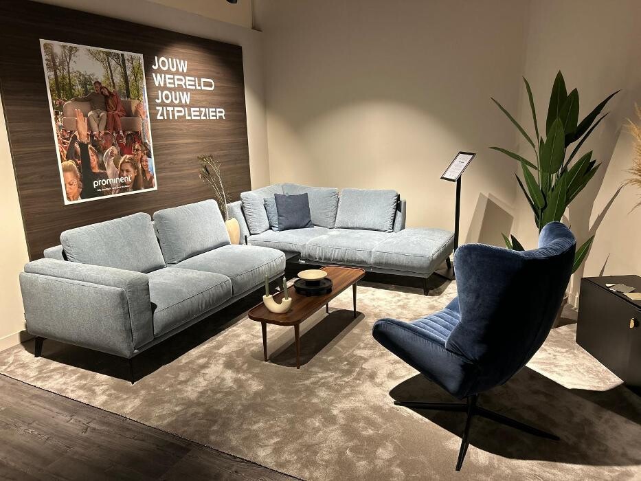 Foto's Meubelwinkel Prominent Leiderdorp | Relaxstoelen | Sta-op stoelen | Banken