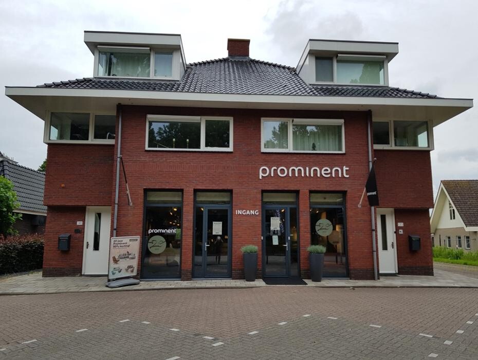 Foto's Meubelwinkel Prominent Amstelveen | Relaxstoelen | Sta-op stoelen | Banken