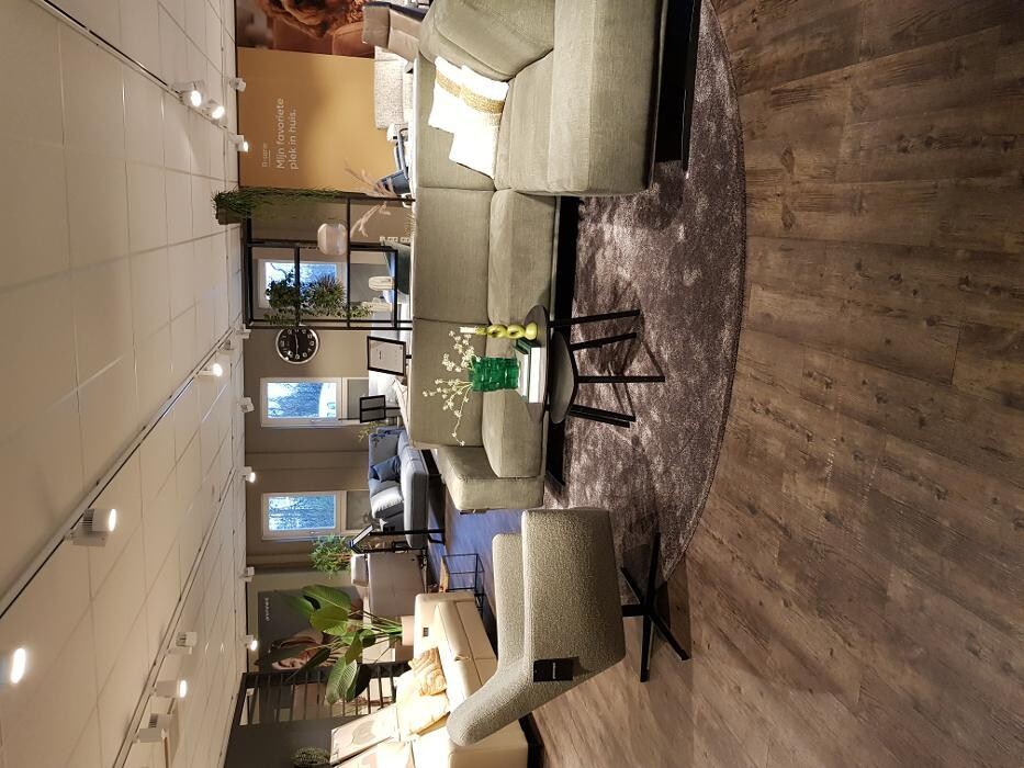Foto's Meubelwinkel Prominent Amstelveen | Relaxstoelen | Sta-op stoelen | Banken