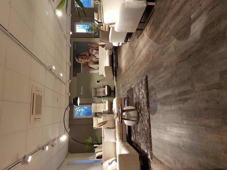 Foto's Meubelwinkel Prominent Amstelveen | Relaxstoelen | Sta-op stoelen | Banken