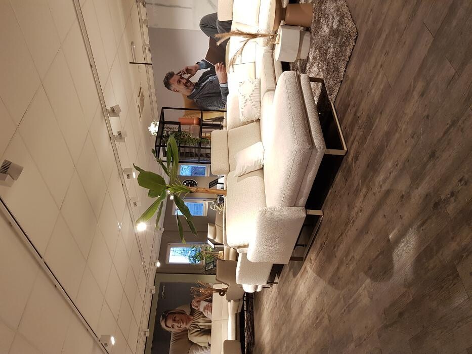 Foto's Meubelwinkel Prominent Amstelveen | Relaxstoelen | Sta-op stoelen | Banken