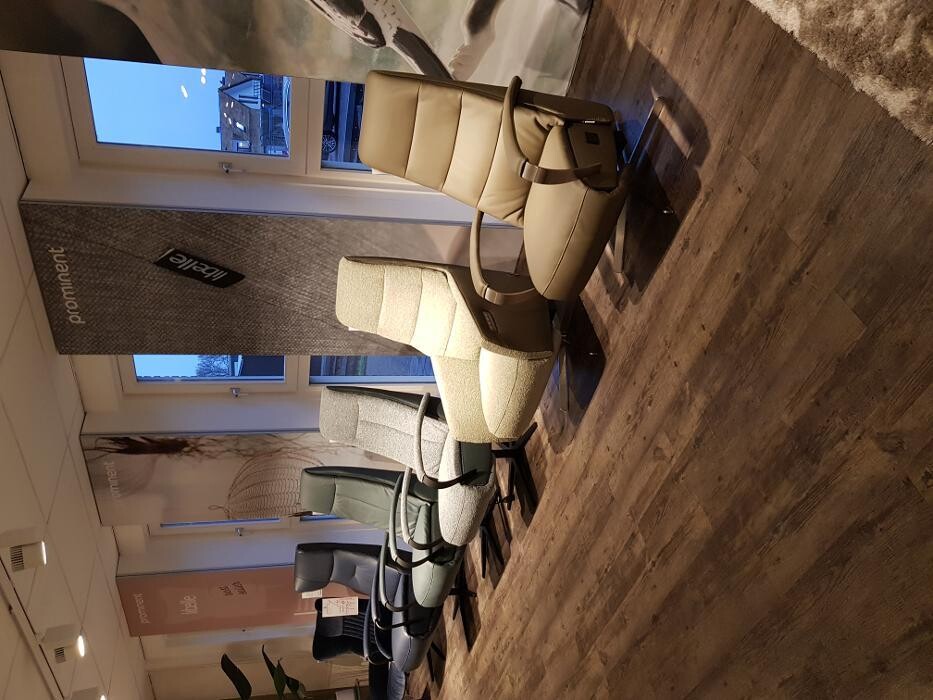 Foto's Meubelwinkel Prominent Amstelveen | Relaxstoelen | Sta-op stoelen | Banken