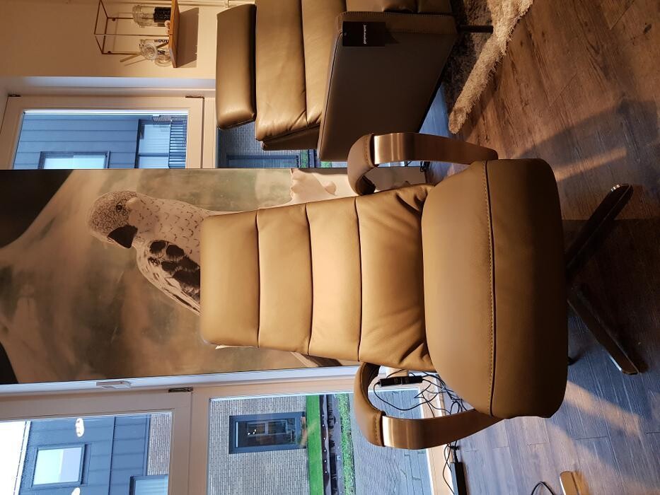 Foto's Meubelwinkel Prominent Amstelveen | Relaxstoelen | Sta-op stoelen | Banken