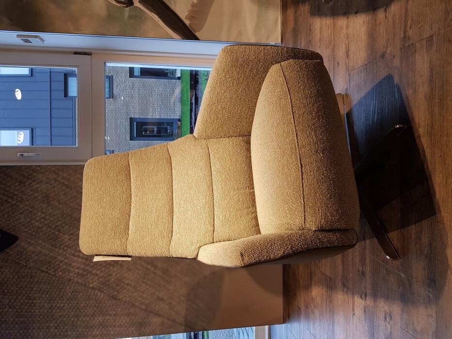 Foto's Meubelwinkel Prominent Amstelveen | Relaxstoelen | Sta-op stoelen | Banken
