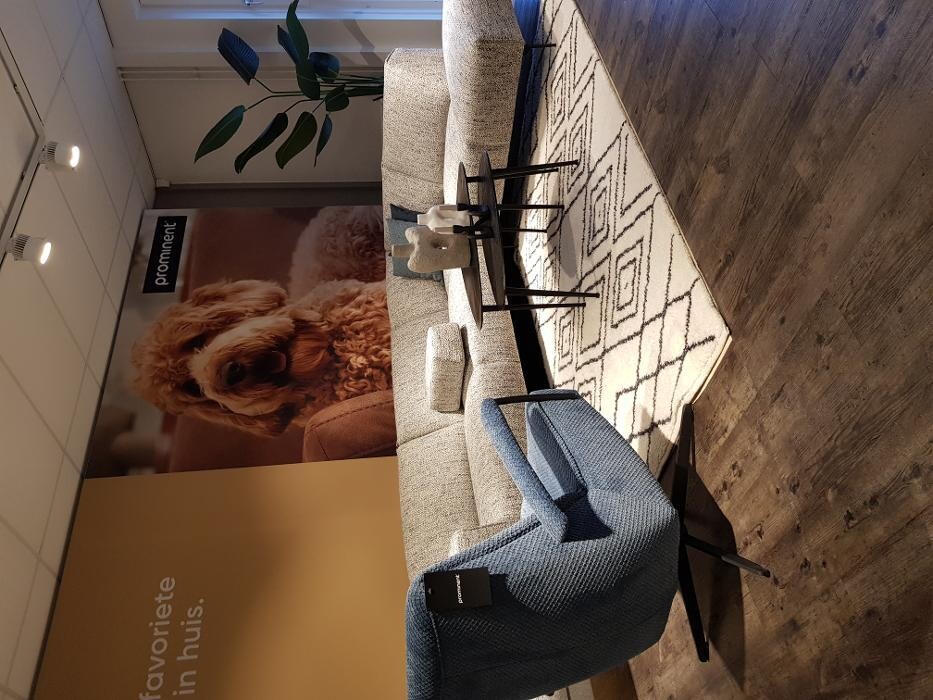 Foto's Meubelwinkel Prominent Amstelveen | Relaxstoelen | Sta-op stoelen | Banken