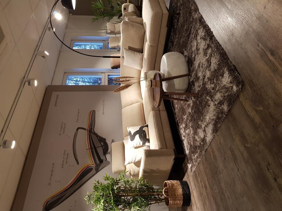 Foto's Meubelwinkel Prominent Amstelveen | Relaxstoelen | Sta-op stoelen | Banken
