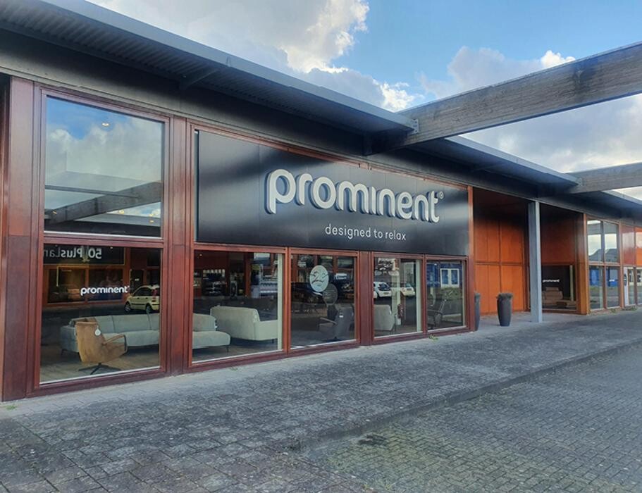 Foto's Meubelwinkel Prominent Roden | Relaxstoelen | Sta-op stoelen | Banken