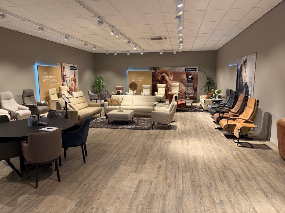 Foto's Meubelwinkel Prominent Roden | Relaxstoelen | Sta-op stoelen | Banken