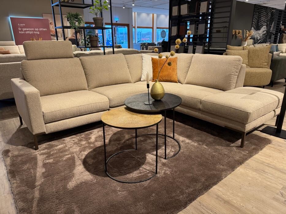 Foto's Meubelwinkel Prominent Roden | Relaxstoelen | Sta-op stoelen | Banken