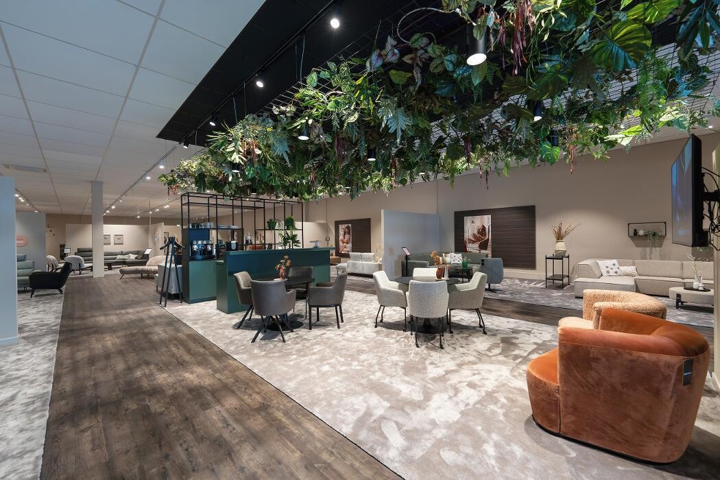 Foto's Meubelwinkel Prominent Waalwijk | Relaxstoelen | Sta-op stoelen | Banken