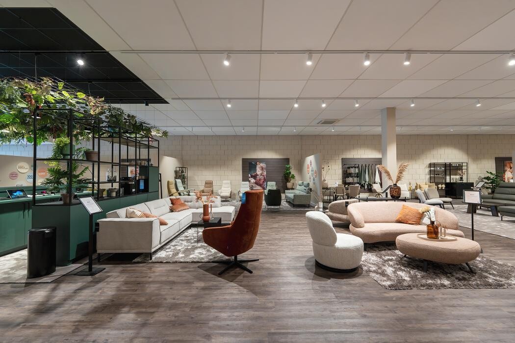 Foto's Meubelwinkel Prominent Waalwijk | Relaxstoelen | Sta-op stoelen | Banken