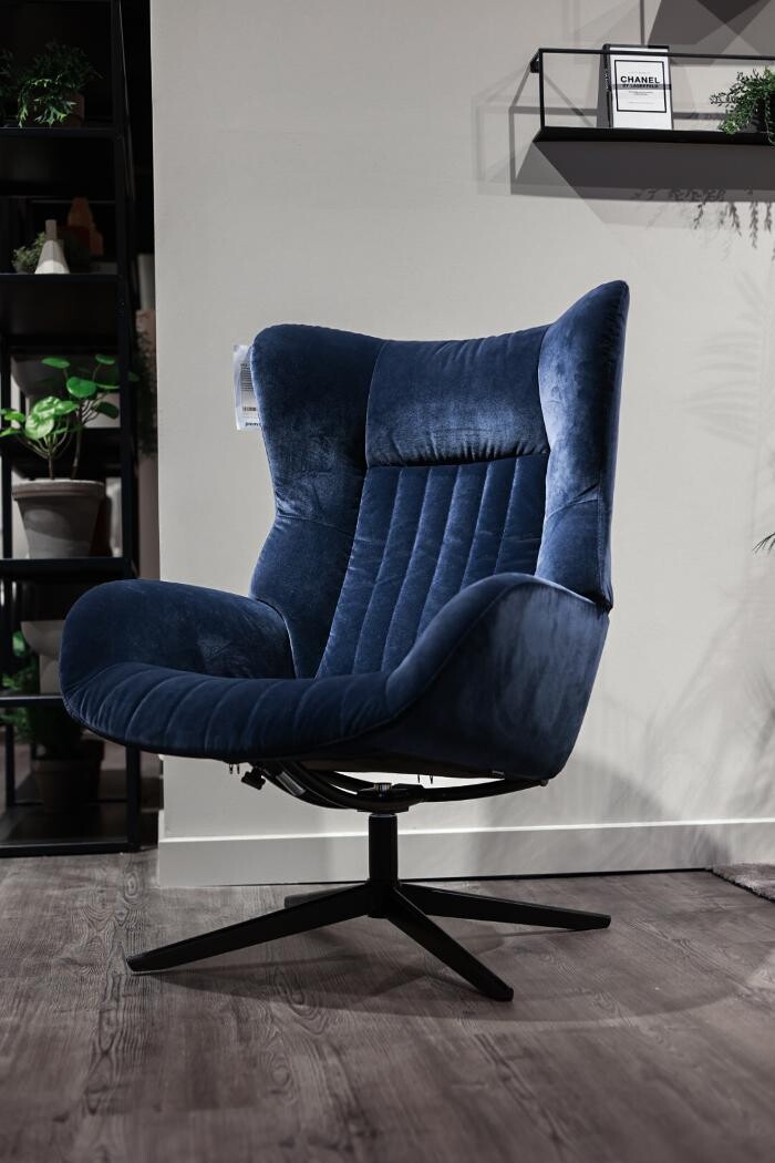 Foto's Meubelwinkel Prominent Zwolle | Relaxstoelen | Sta-op stoelen | Banken