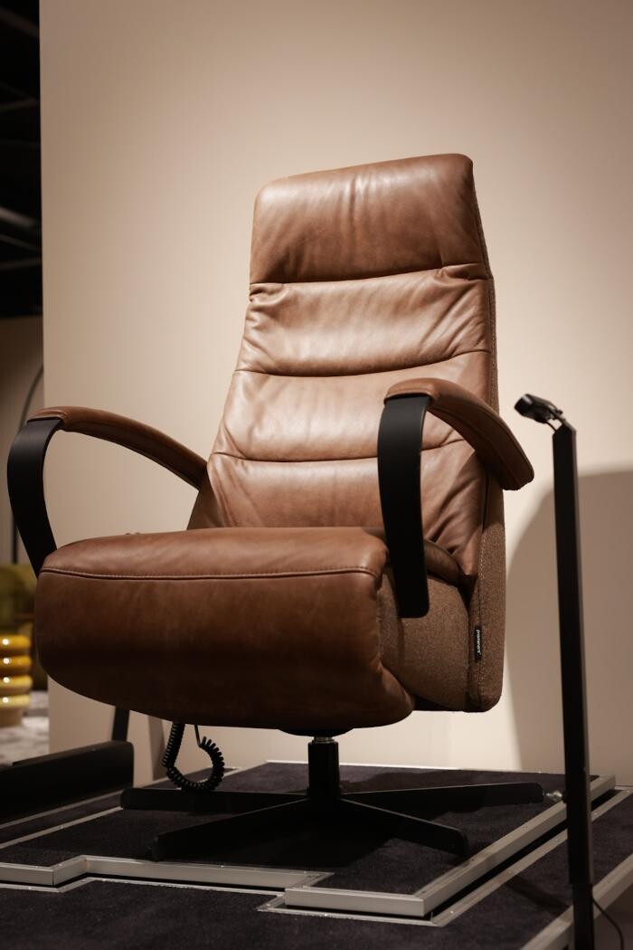Foto's Meubelwinkel Prominent Zwolle | Relaxstoelen | Sta-op stoelen | Banken