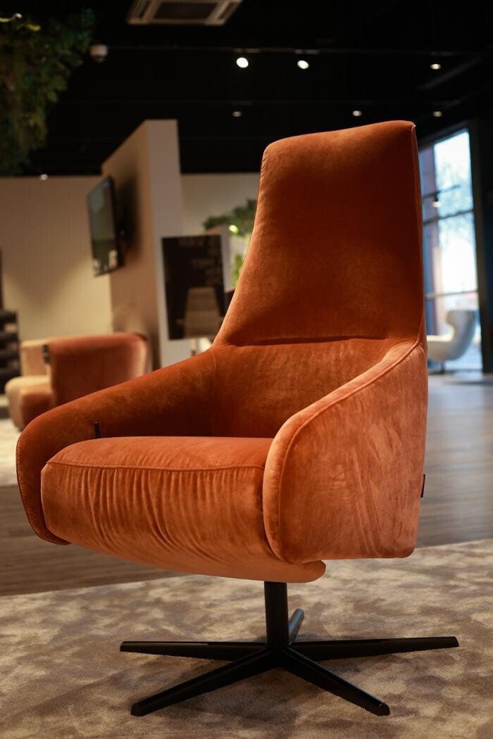 Foto's Meubelwinkel Prominent Zwolle | Relaxstoelen | Sta-op stoelen | Banken
