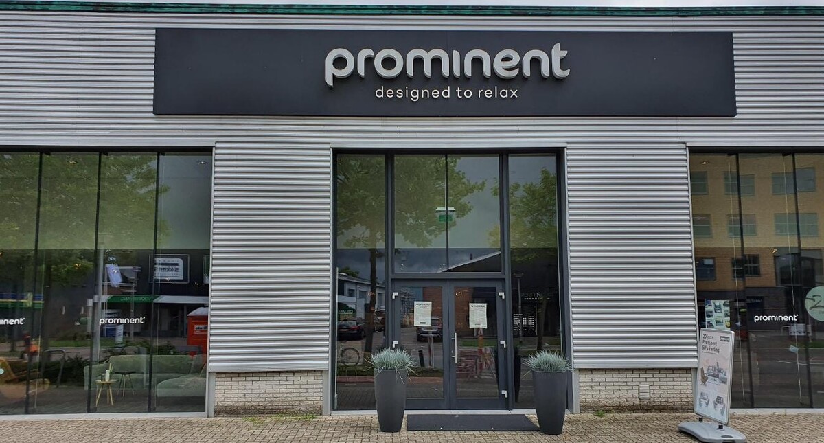 Foto's Meubelwinkel Prominent Amersfoort | Relaxstoelen | Sta-op stoelen | Banken
