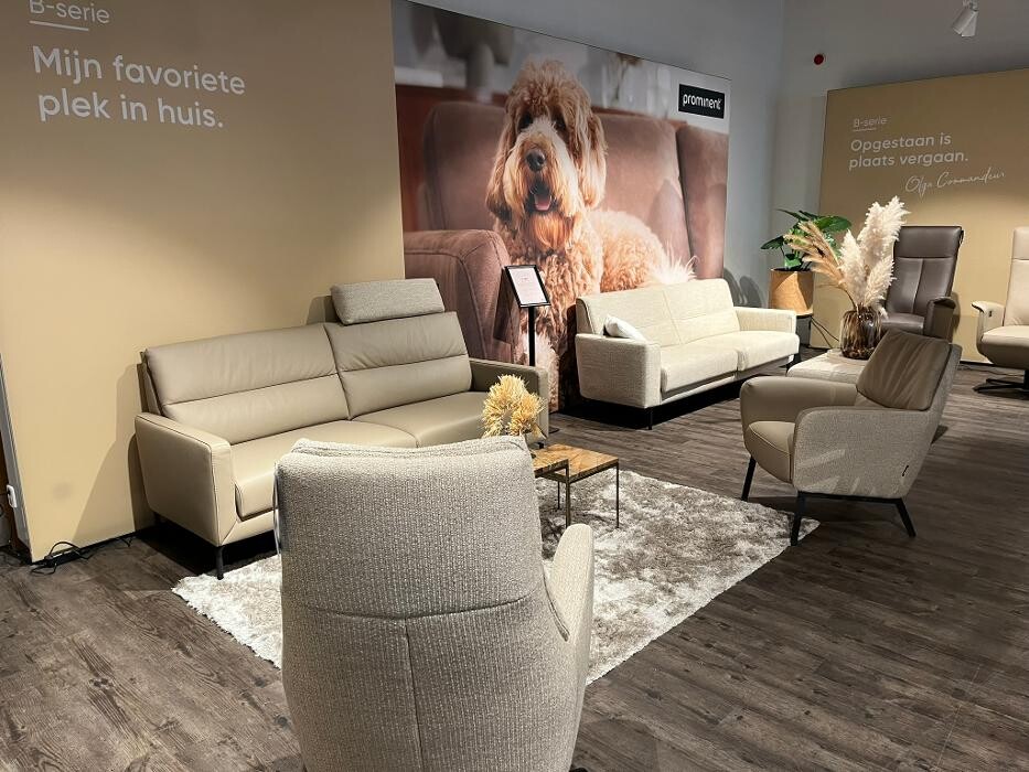 Foto's Meubelwinkel Prominent Spijkenisse | Relaxstoelen | Sta-op stoelen | Banken