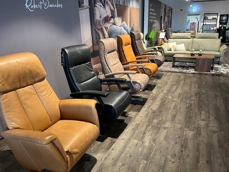 Foto's Meubelwinkel Prominent Spijkenisse | Relaxstoelen | Sta-op stoelen | Banken