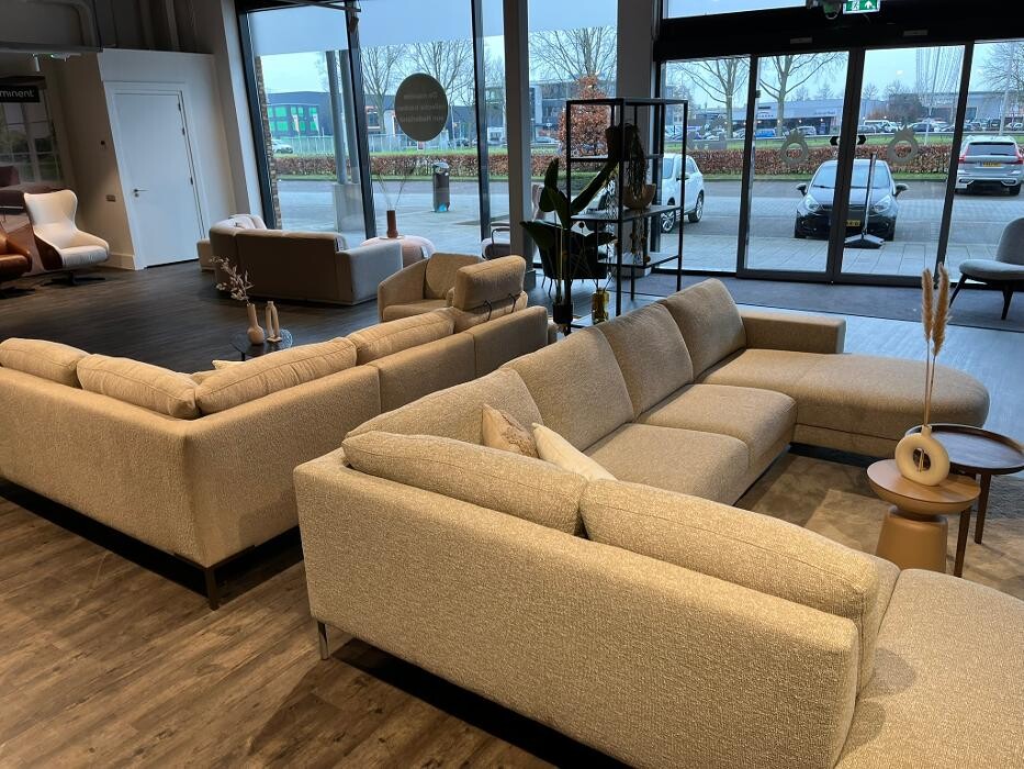 Foto's Meubelwinkel Prominent Spijkenisse | Relaxstoelen | Sta-op stoelen | Banken