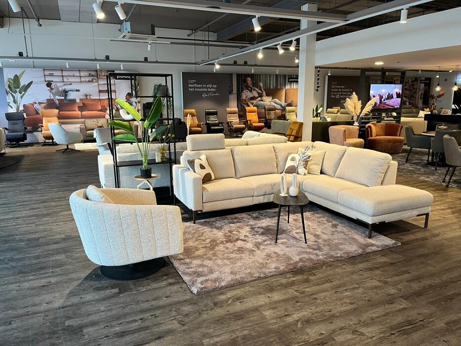Foto's Meubelwinkel Prominent Spijkenisse | Relaxstoelen | Sta-op stoelen | Banken