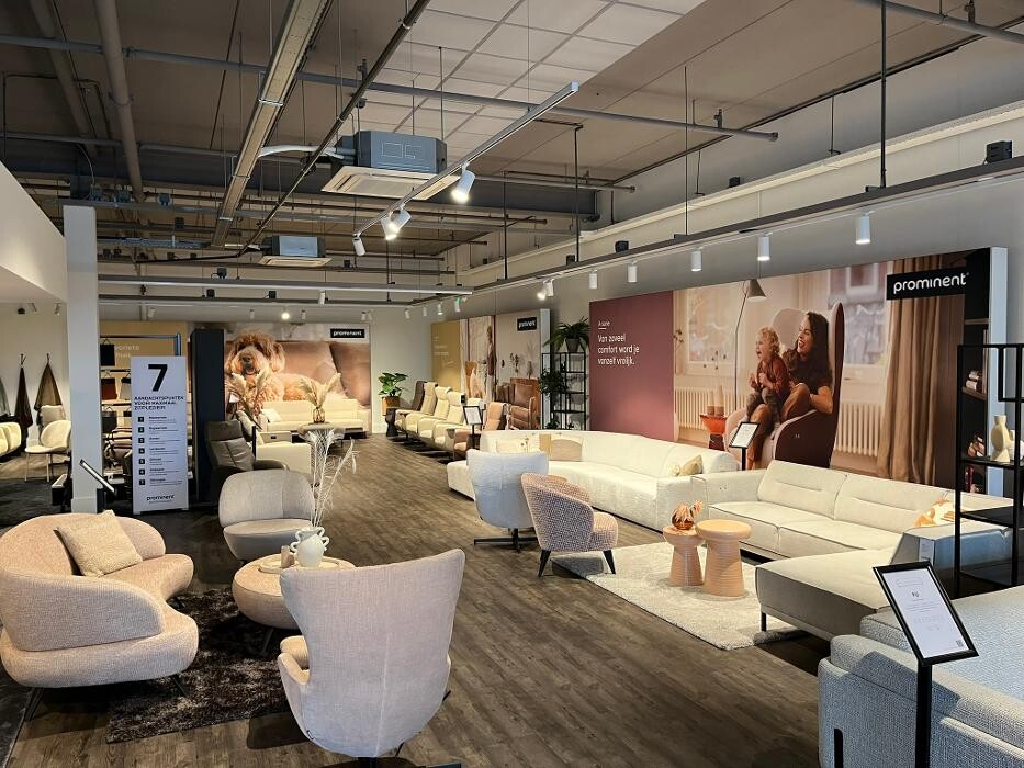 Foto's Meubelwinkel Prominent Spijkenisse | Relaxstoelen | Sta-op stoelen | Banken