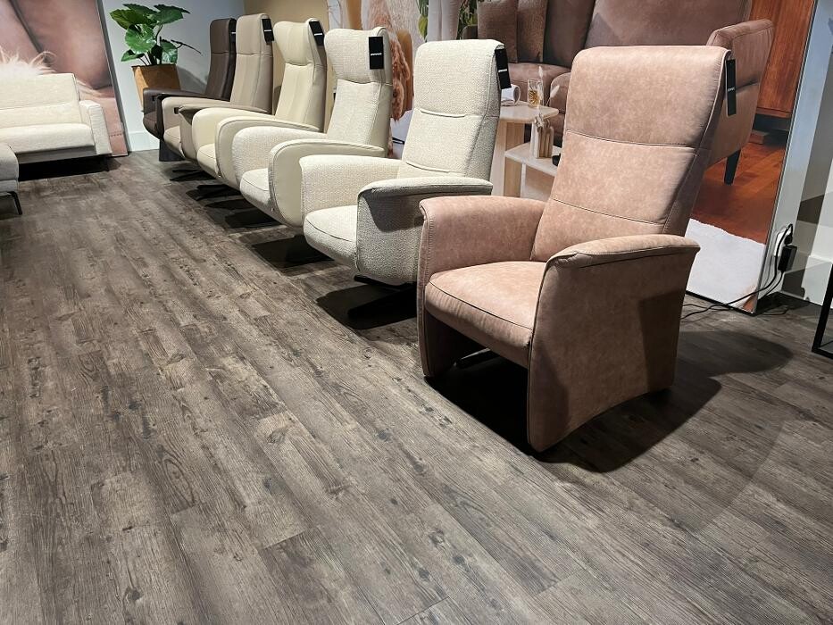 Foto's Meubelwinkel Prominent Spijkenisse | Relaxstoelen | Sta-op stoelen | Banken