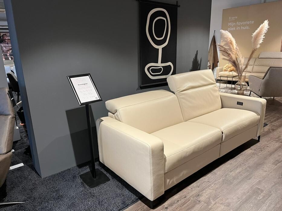 Foto's Meubelwinkel Prominent Spijkenisse | Relaxstoelen | Sta-op stoelen | Banken