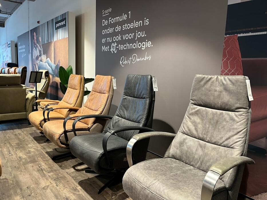 Foto's Meubelwinkel Prominent Spijkenisse | Relaxstoelen | Sta-op stoelen | Banken