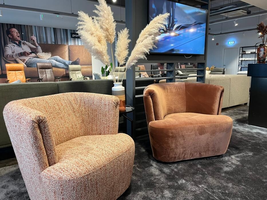 Foto's Meubelwinkel Prominent Spijkenisse | Relaxstoelen | Sta-op stoelen | Banken
