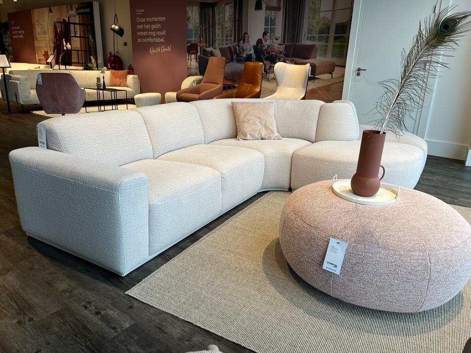 Foto's Meubelwinkel Prominent Spijkenisse | Relaxstoelen | Sta-op stoelen | Banken