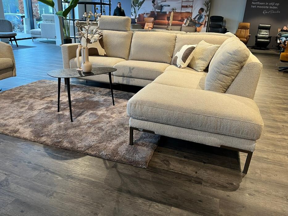 Foto's Meubelwinkel Prominent Spijkenisse | Relaxstoelen | Sta-op stoelen | Banken