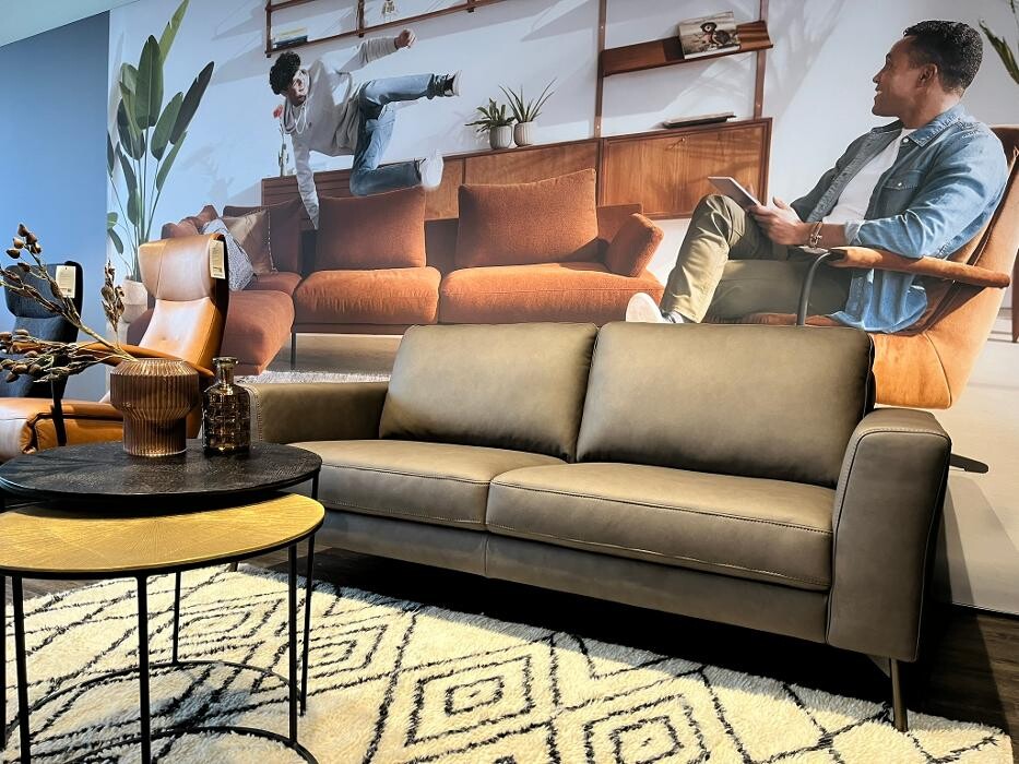 Foto's Meubelwinkel Prominent Spijkenisse | Relaxstoelen | Sta-op stoelen | Banken